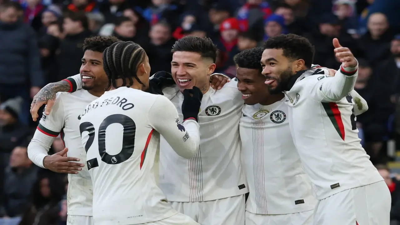 ترقب جماهيري لموقعة أرسنال وتشيلسي في صراع صدارة البريميرليج والقنوات الناقلة للمباراة